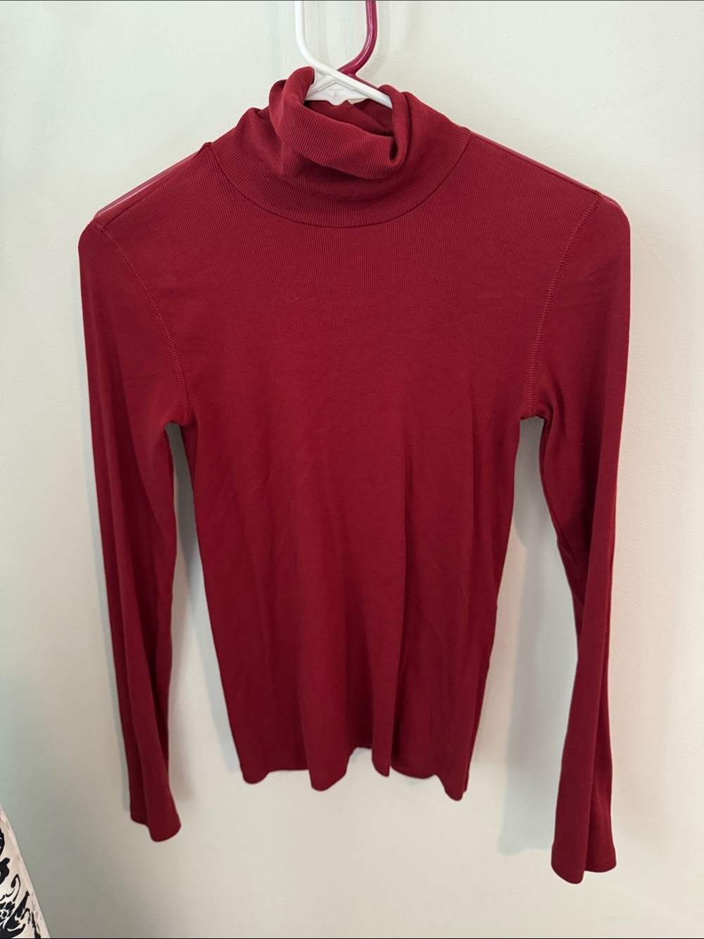 Everlane Women's Red Turtleneck Long-Sleeve Top thin size small